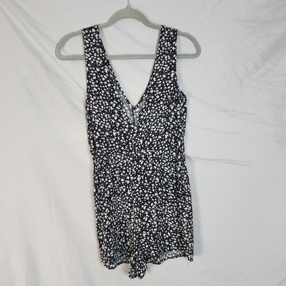 Vtg Y2K MADDEN GIRL Size Small Black Ditsy Floral‎ Deep V-neck Drawstring Romper - Picture 2 of 8